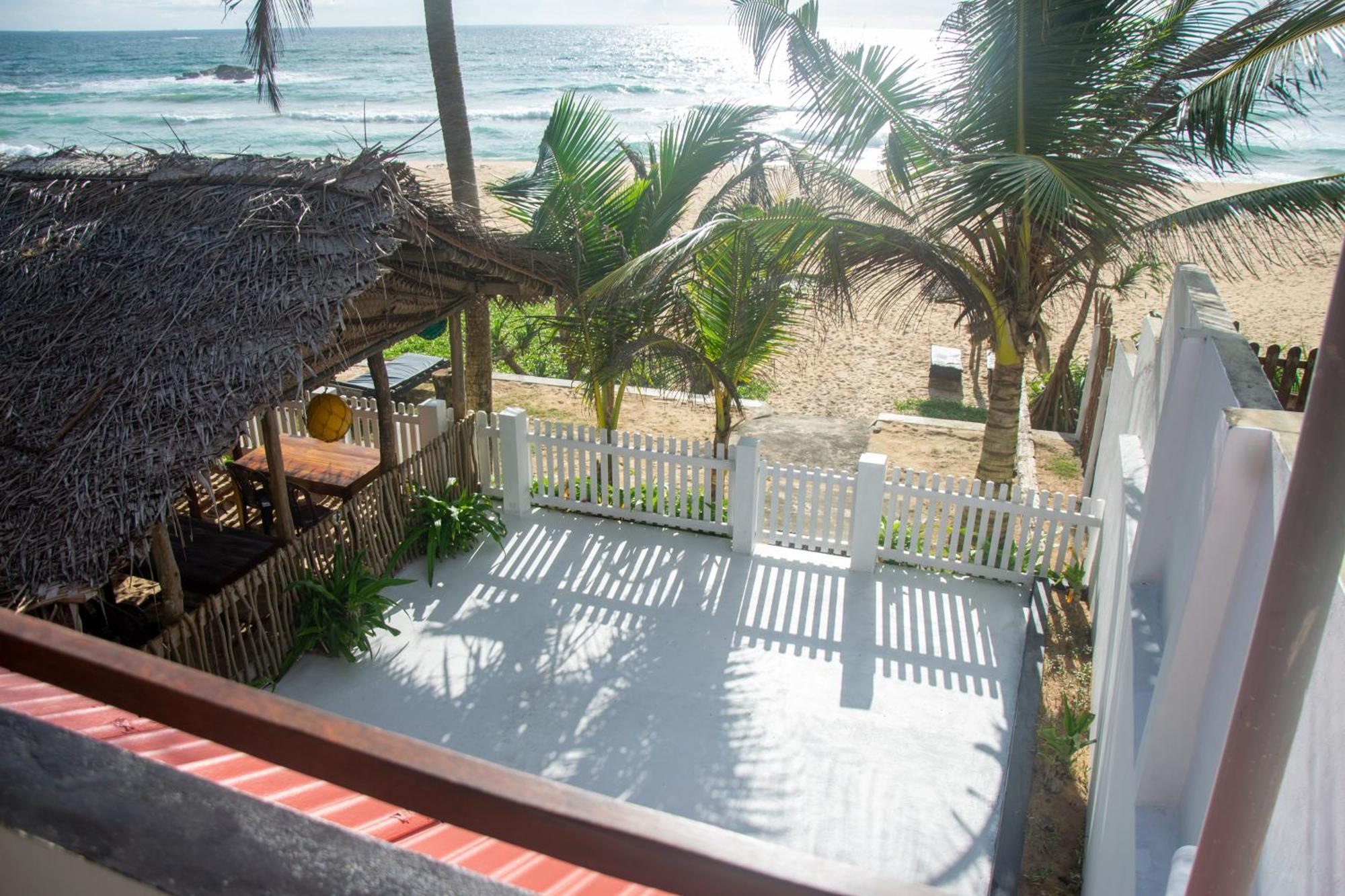 Sailors' Bay Bed and Breakfast Hikkaduwa Eksteriør billede