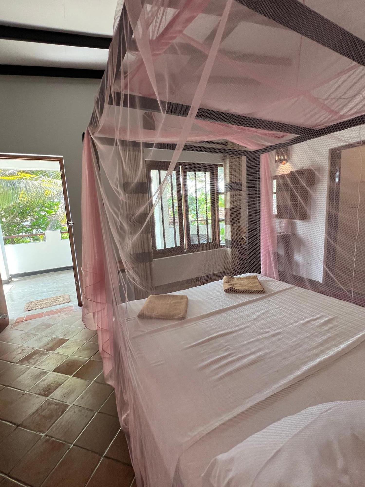 Sailors' Bay Bed and Breakfast Hikkaduwa Eksteriør billede