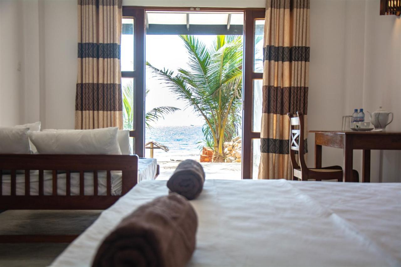 Sailors' Bay Bed and Breakfast Hikkaduwa Eksteriør billede